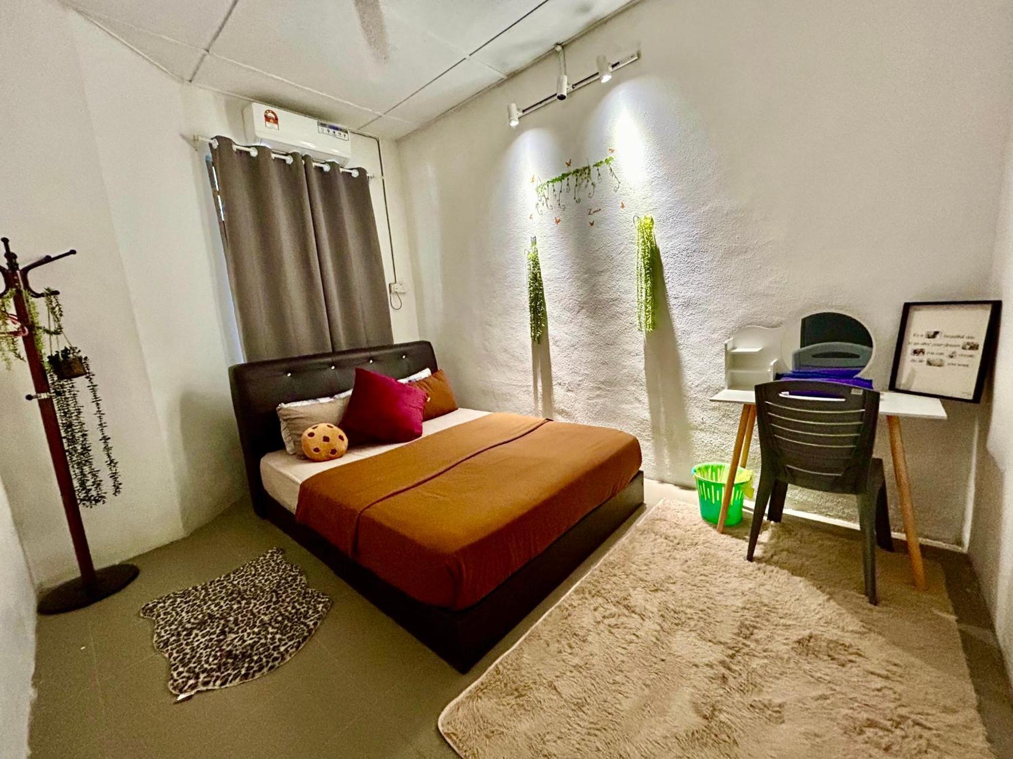 Entire 33 Cozy House • 3 Bedroom @ Alma ブキッ・ムルタジャム エクステリア 写真