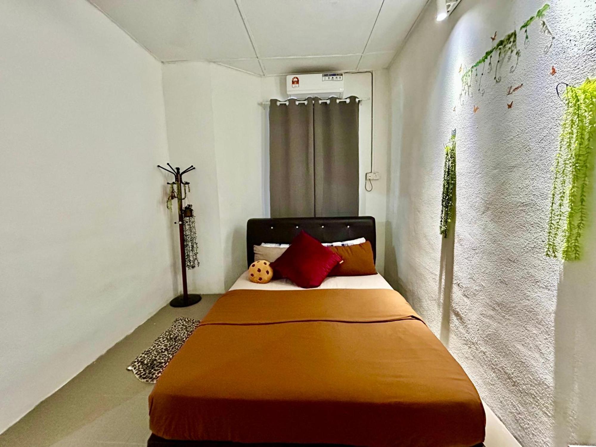 Entire 33 Cozy House • 3 Bedroom @ Alma ブキッ・ムルタジャム エクステリア 写真