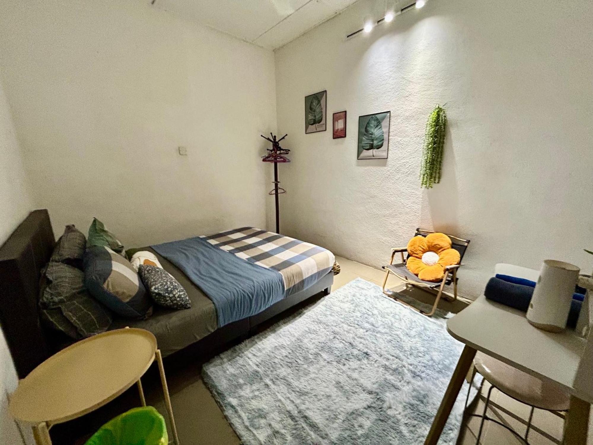 Entire 33 Cozy House • 3 Bedroom @ Alma ブキッ・ムルタジャム エクステリア 写真