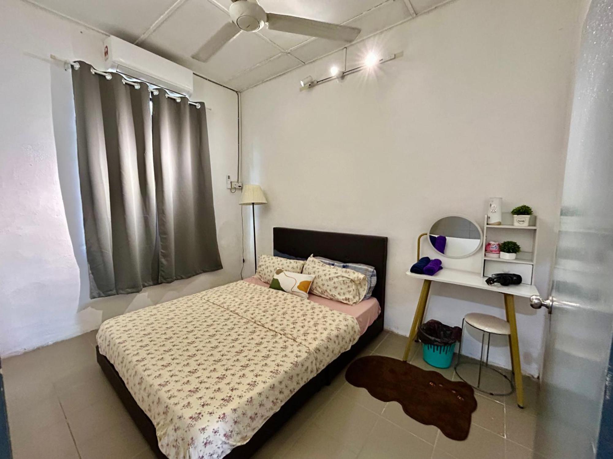 Entire 33 Cozy House • 3 Bedroom @ Alma ブキッ・ムルタジャム エクステリア 写真