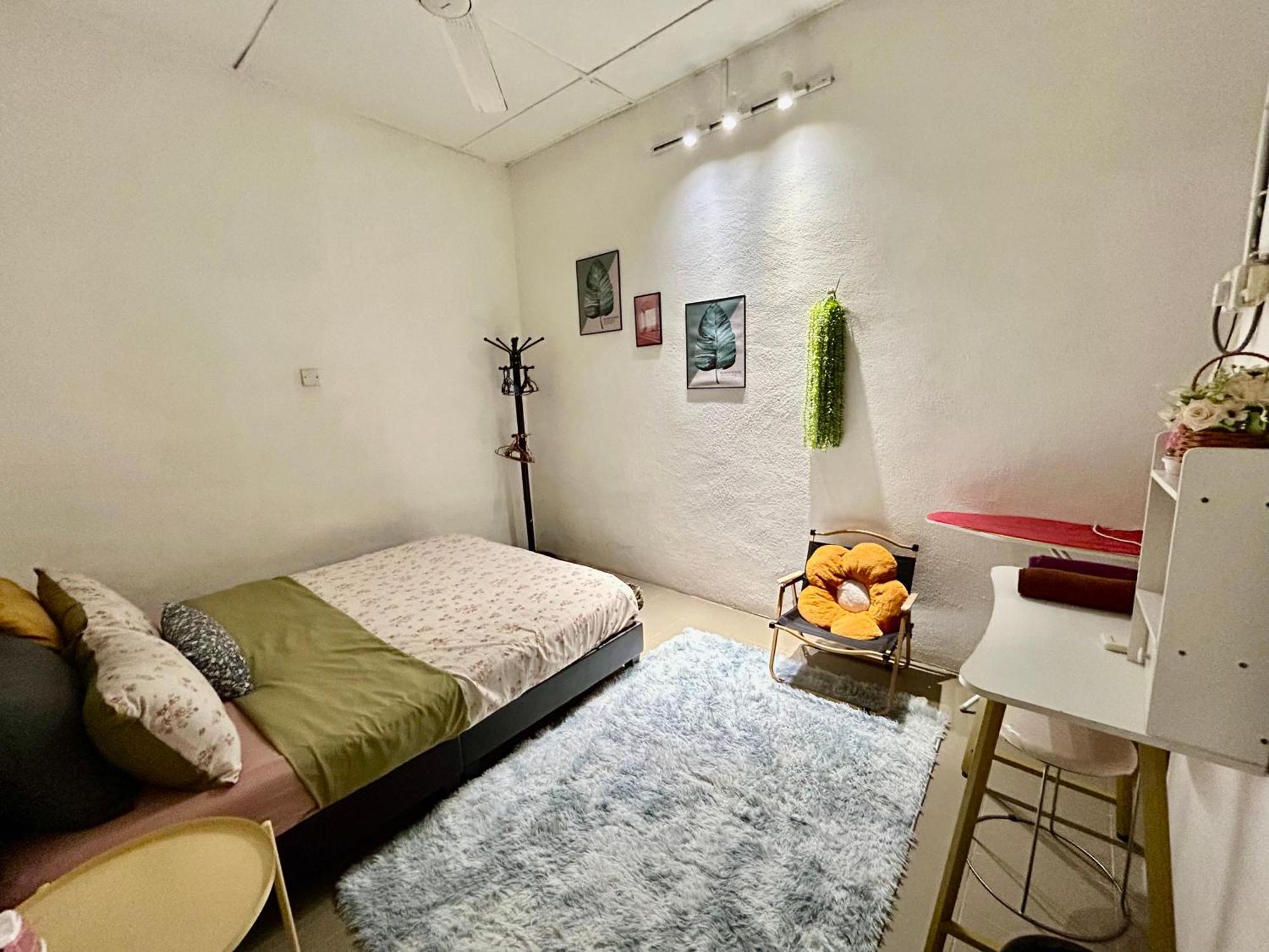 Entire 33 Cozy House • 3 Bedroom @ Alma ブキッ・ムルタジャム エクステリア 写真